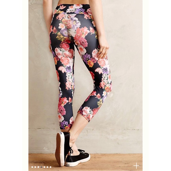 Onzie Pants - Anthro Onzie Pop-Print Capri Leggings Size S/M